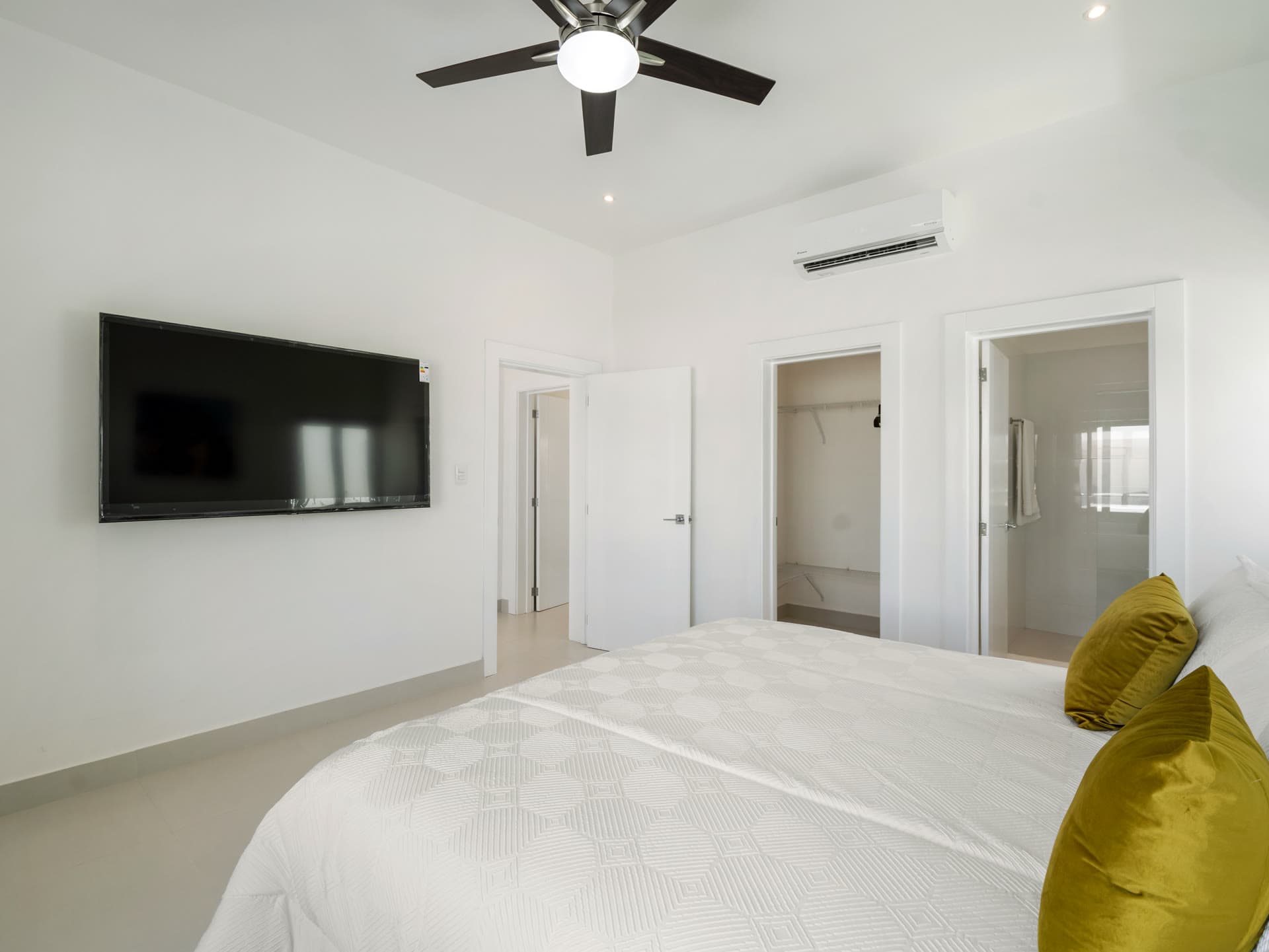 The Solara Residence thumbnail 10