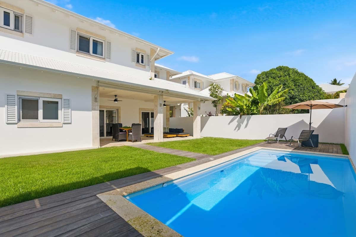 The Beachfront Residence - 4